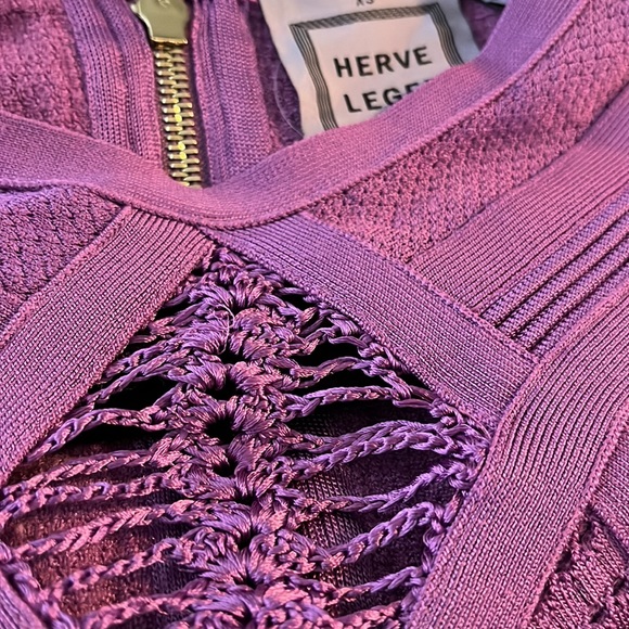 Beautiful Herve Leger top - Picture 2 of 4